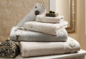 white bath towels with some details