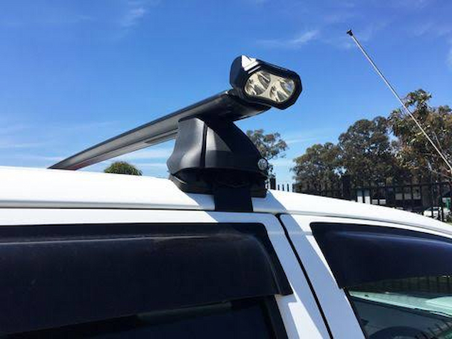 twin-work-light-on-roof-rack