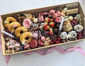 dessert box
