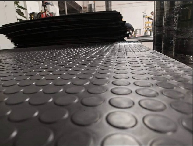 Industrial rubber mat